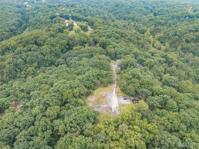 200 Meinhardt Drive, Fenton, MO 63026