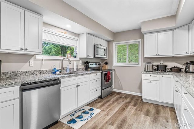 200 Meinhardt Drive, Fenton, MO 63026