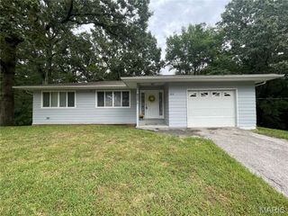 200 Meinhardt Drive, Fenton, MO 63026