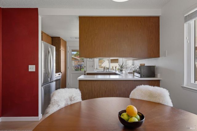 43 Aspen Meadows Cir, Santa Rosa, CA 95409