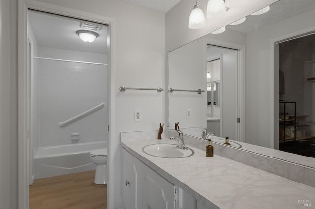 43 Aspen Meadows Cir, Santa Rosa, CA 95409