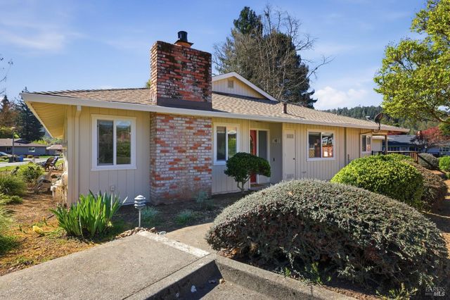 43 Aspen Meadows Cir, Santa Rosa, CA 95409