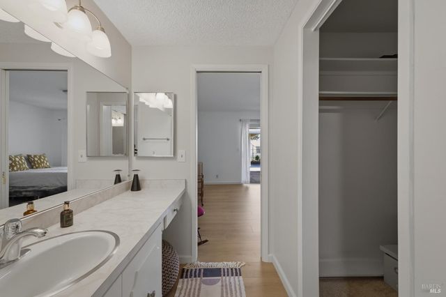 43 Aspen Meadows Cir, Santa Rosa, CA 95409