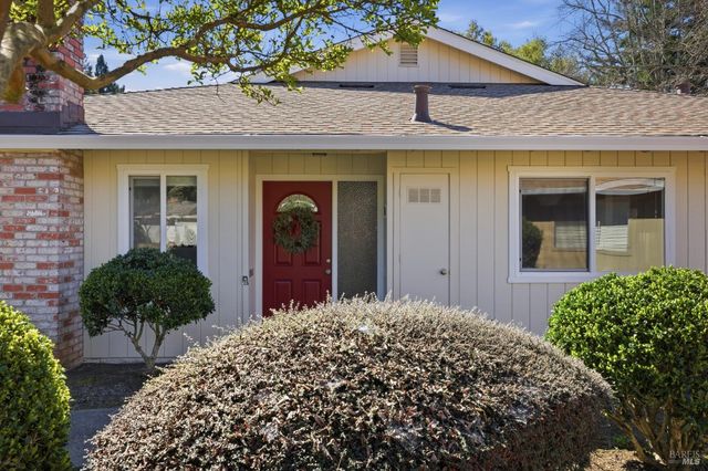 43 Aspen Meadows Cir, Santa Rosa, CA 95409