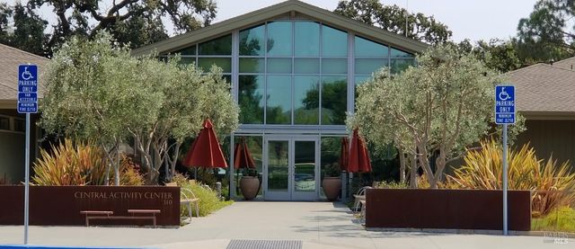 43 Aspen Meadows Cir, Santa Rosa, CA 95409