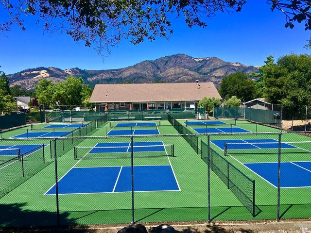 43 Aspen Meadows Cir, Santa Rosa, CA 95409