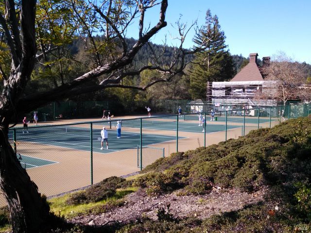 43 Aspen Meadows Cir, Santa Rosa, CA 95409