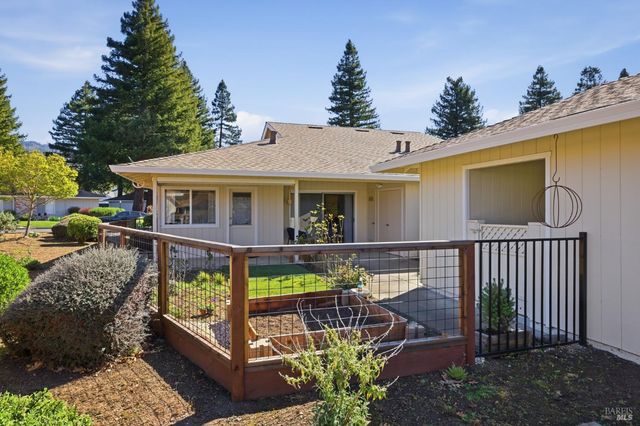 43 Aspen Meadows Cir, Santa Rosa, CA 95409