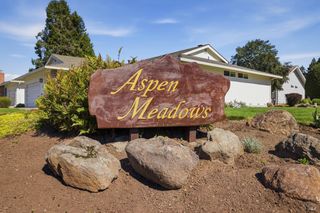 43 Aspen Meadows Cir, Santa Rosa, CA 95409