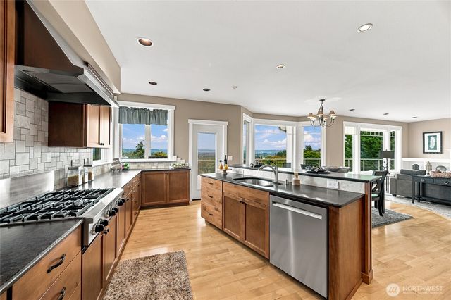 5601 48th Avenue E, Tacoma, WA 98443