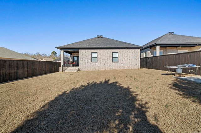 7221 Stonehenge Drive, Sherwood, AR 72120