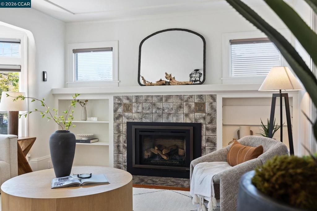 Image 11 of property listing at 628 Poirier St, Oakland, CA 94609