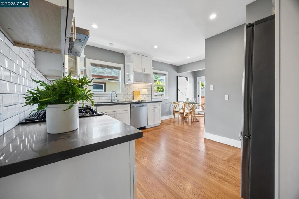 Image 25 of property listing at 628 Poirier St, Oakland, CA 94609