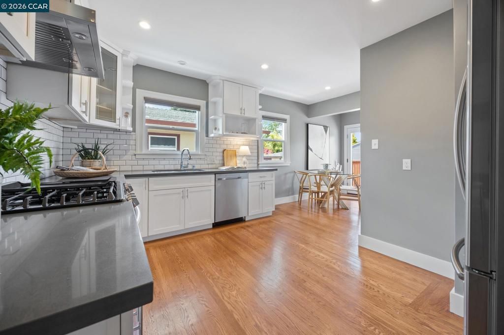 Image 26 of property listing at 628 Poirier St, Oakland, CA 94609