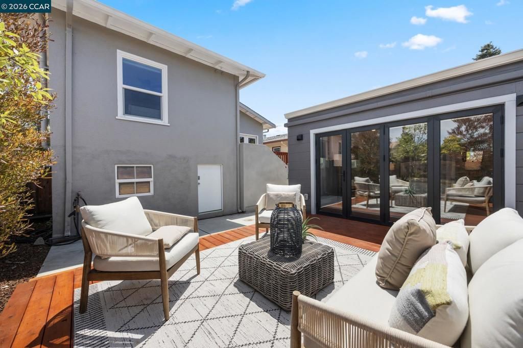 Image 44 of property listing at 628 Poirier St, Oakland, CA 94609