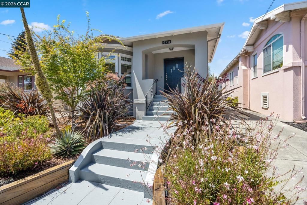 Image 60 of property listing at 628 Poirier St, Oakland, CA 94609