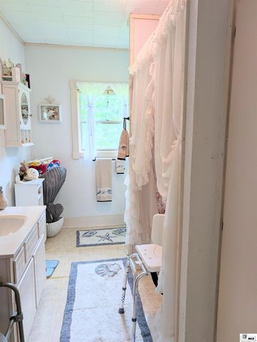 200 ROSELAWN DRIVE, Marion, LA 71260