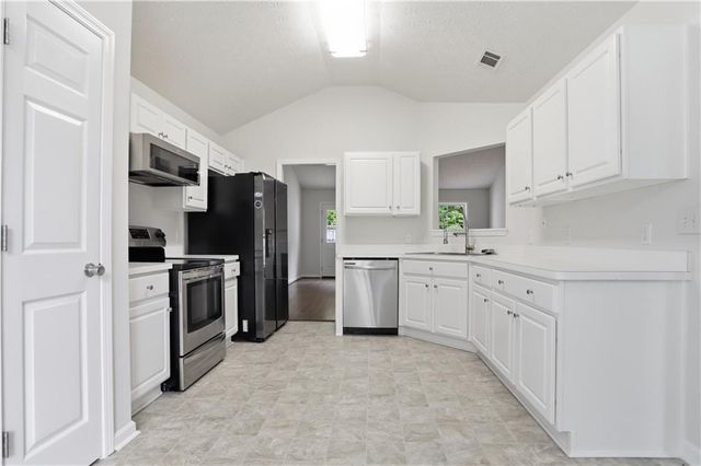65 Williams Court, Hoschton, GA 30548