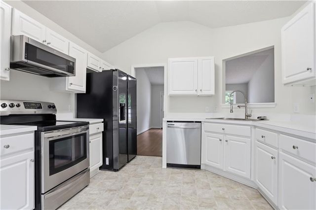 65 Williams Court, Hoschton, GA 30548