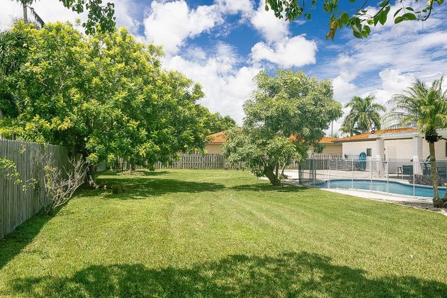 16670 SW 90th Avenue, Palmetto Bay, FL 33157
