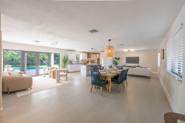 16670 SW 90th Avenue, Palmetto Bay, FL 33157