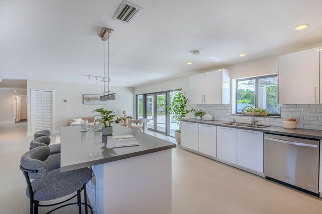 16670 SW 90th Avenue, Palmetto Bay, FL 33157