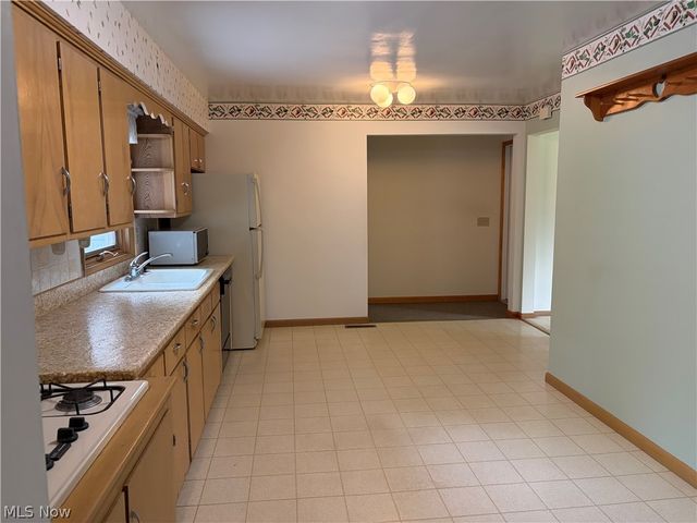 2821 Trabar Drive, Willoughby Hills, OH 44092