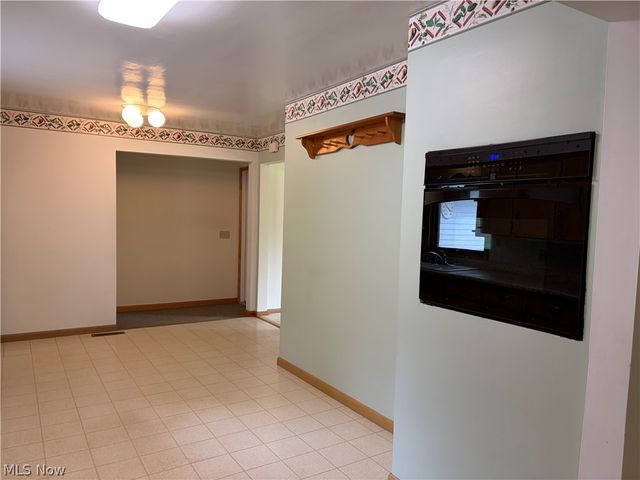 2821 Trabar Drive, Willoughby Hills, OH 44092
