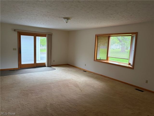 2821 Trabar Drive, Willoughby Hills, OH 44092