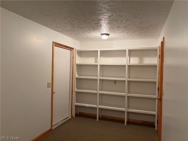2821 Trabar Drive, Willoughby Hills, OH 44092
