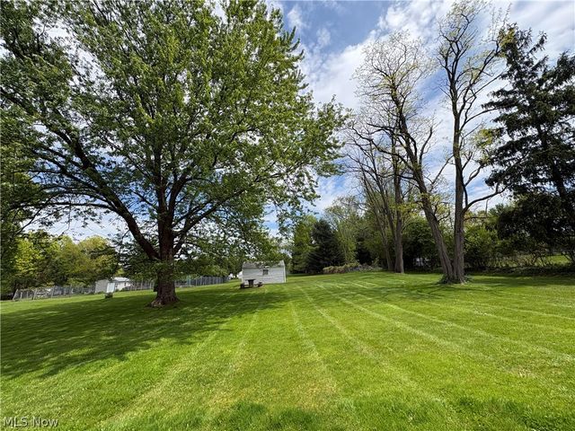 2821 Trabar Drive, Willoughby Hills, OH 44092