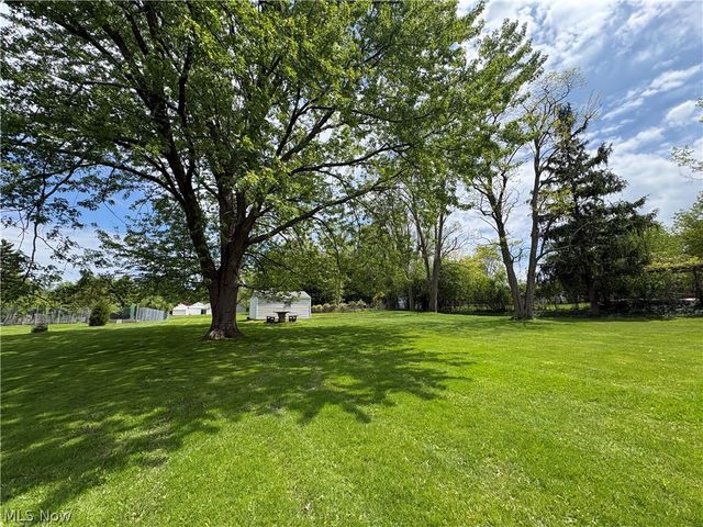 2821 Trabar Drive, Willoughby Hills, OH 44092