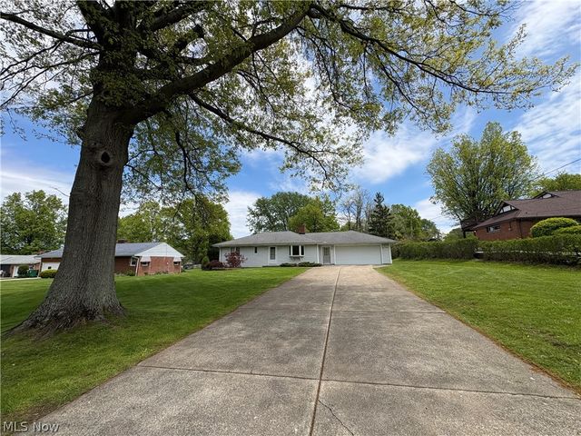 2821 Trabar Drive, Willoughby Hills, OH 44092