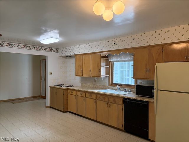 2821 Trabar Drive, Willoughby Hills, OH 44092