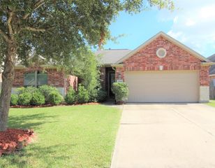 2309 Shadow Canyon Court, Pearland, TX 77584