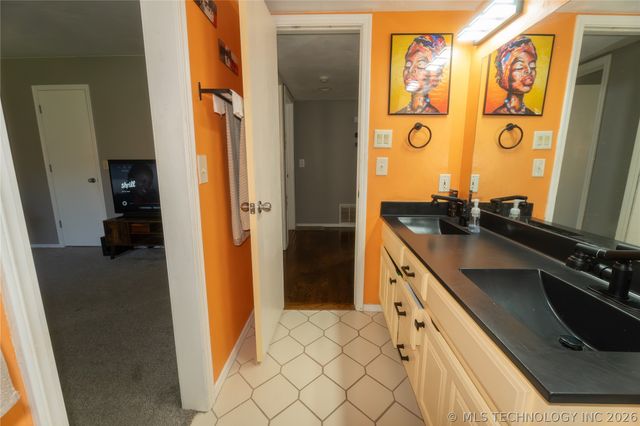 8920 S Braden Avenue, Tulsa, OK 74137