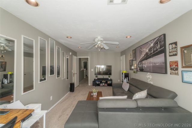 8920 S Braden Avenue, Tulsa, OK 74137