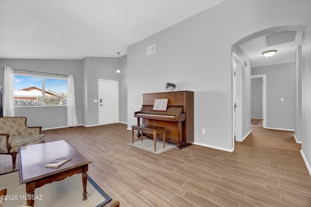 7757 S Precious Opal Drive, Tucson, AZ 85747