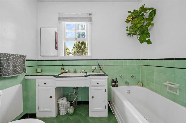 155 S Westmoreland Avenue, Los Angeles, CA 90004