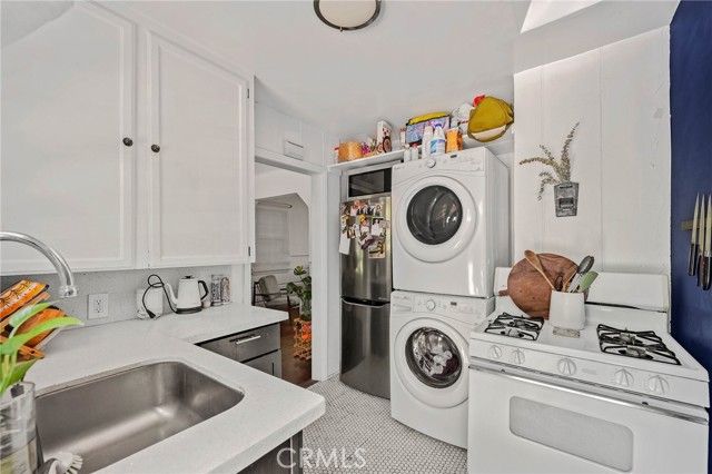 155 S Westmoreland Avenue, Los Angeles, CA 90004