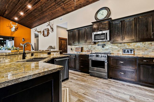 5481 Us Highway 190 W, Livingston, TX 77351