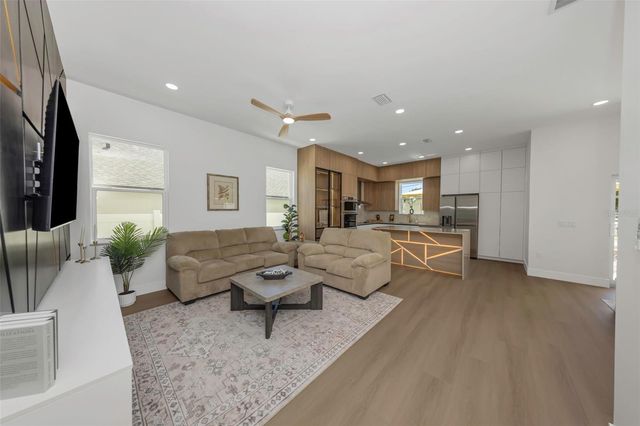 617 FOLSOM STREET S, St Petersburg, FL 33707