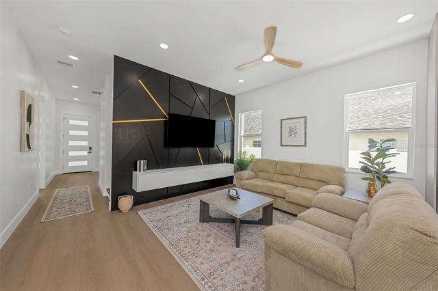 617 FOLSOM STREET S, St Petersburg, FL 33707