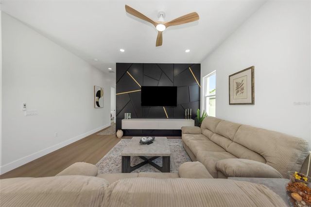 617 FOLSOM STREET S, St Petersburg, FL 33707