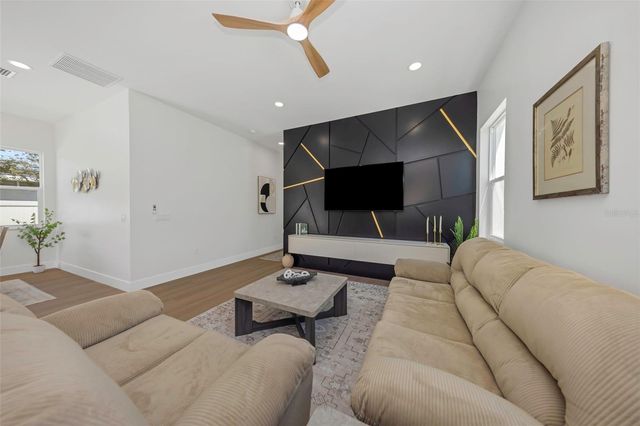 617 FOLSOM STREET S, St Petersburg, FL 33707