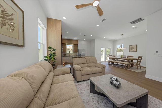 617 FOLSOM STREET S, St Petersburg, FL 33707