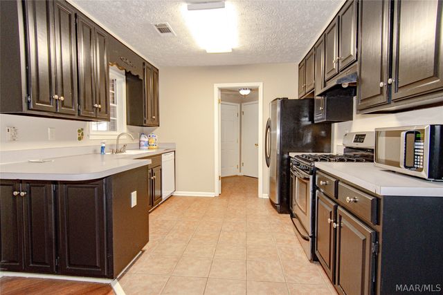 406 Fieldstone Court, Montgomery, AL 36117