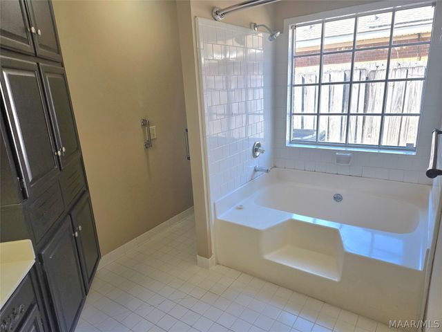 406 Fieldstone Court, Montgomery, AL 36117