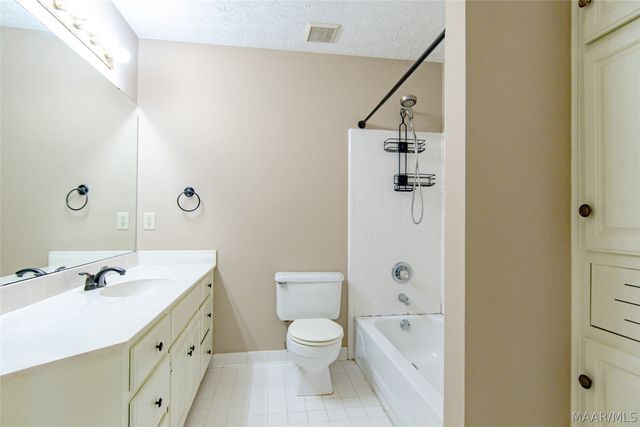 406 Fieldstone Court, Montgomery, AL 36117