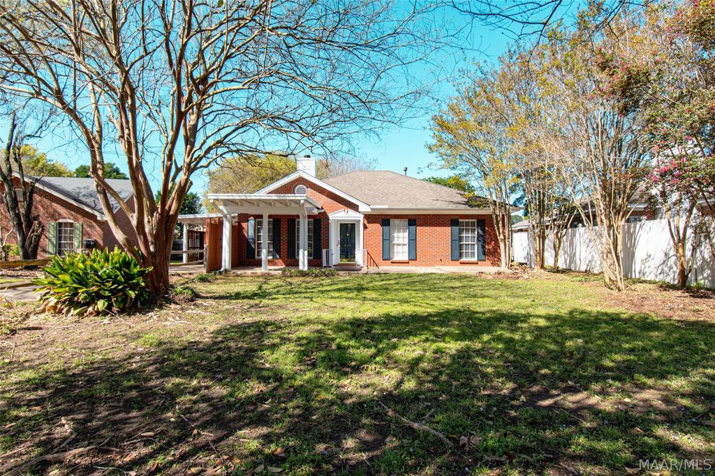 406 Fieldstone Court, Montgomery, AL 36117